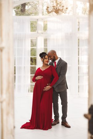 Maternity photography session in Spring, The Woodlands & Magnolia, TX by Anna Carreno Photography