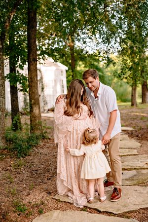Maternity photography session in Spring, The Woodlands & Magnolia, TX by Anna Carreno Photography