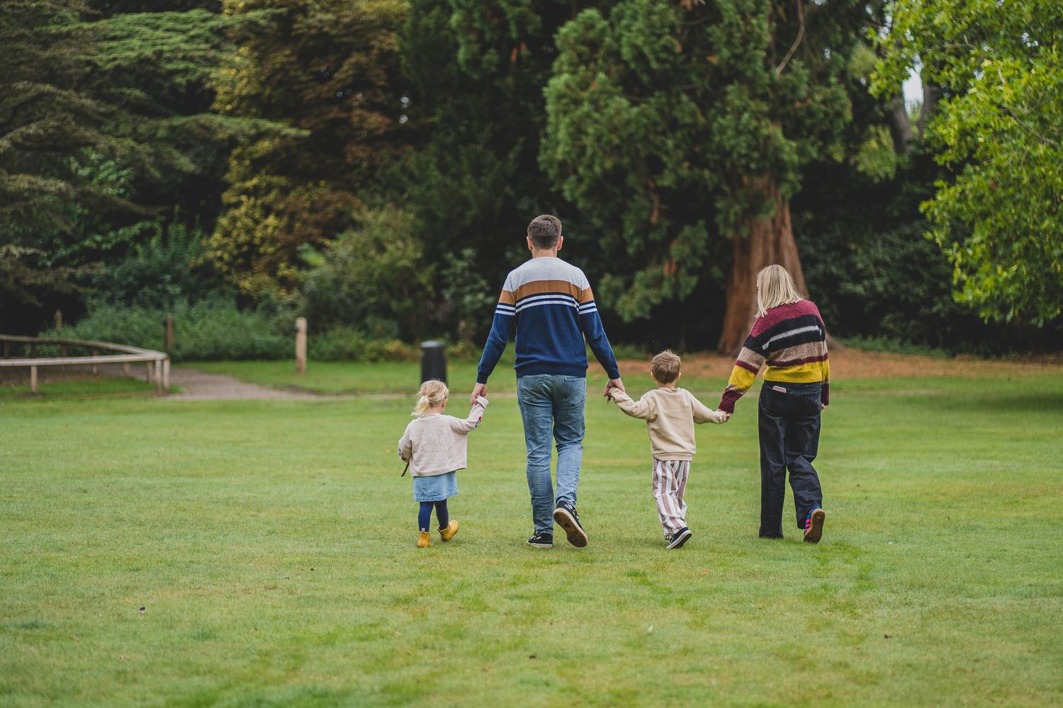 autumnal family photo shoot