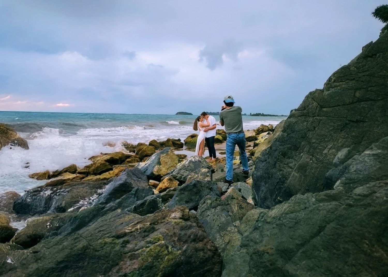 Puerto Rico Photographer. Albert Ray Photo. Book Now. Beach Photoshoot. Seaside Photoshoot. Engagement Photoshoot. Elopement photos.  Couple