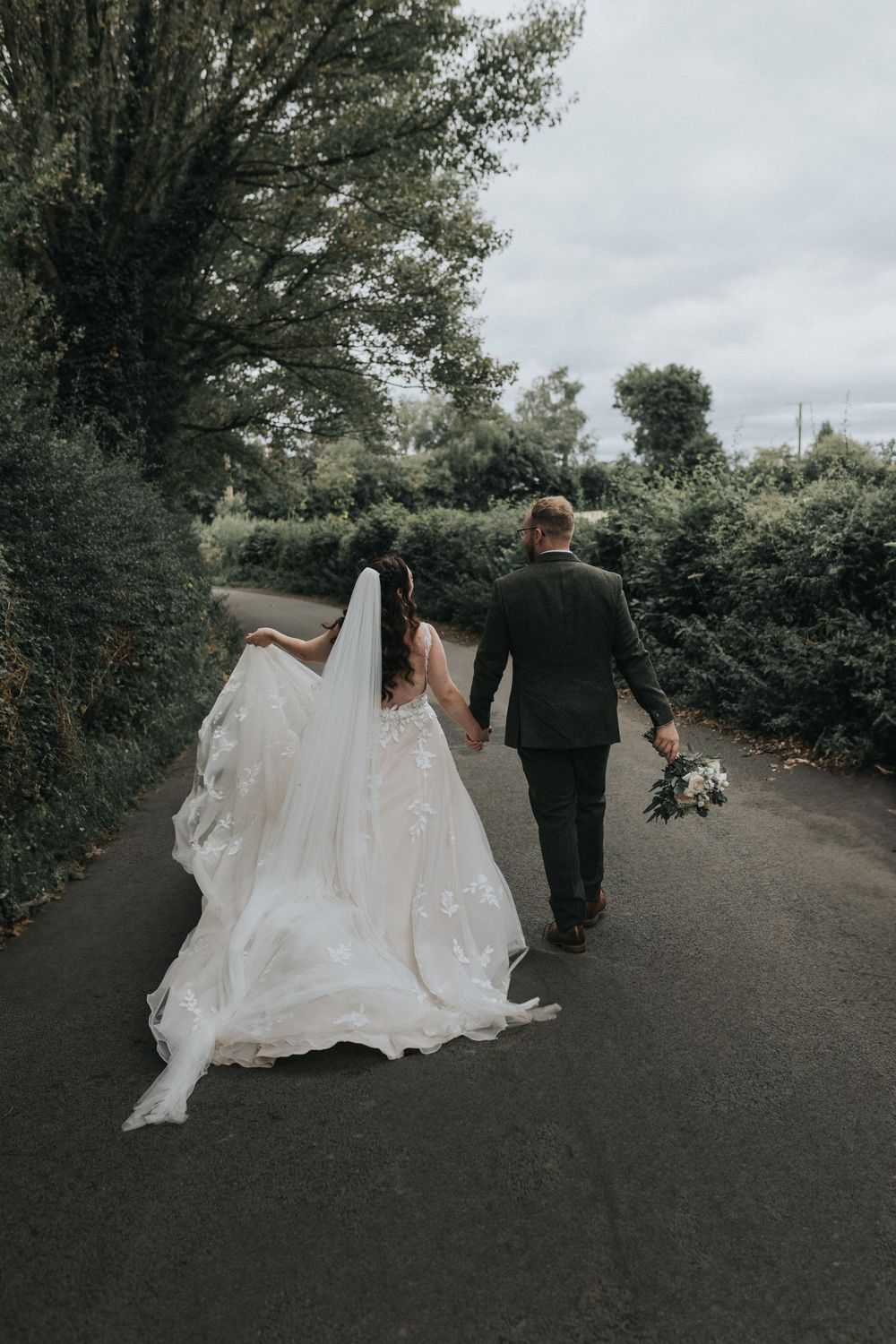 Larkspur lodge wedding photography bride groom on lane