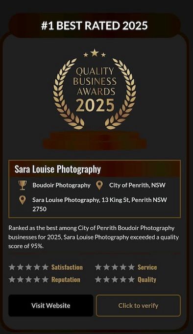 Business excellence award banner for Sara Louise Photography with 5-star ratings for 2025.