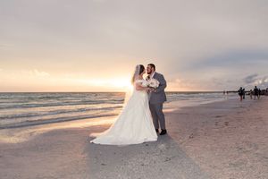 destination wedding photography in St Pete Beach, Clearwater, Tampa, Bradenton, Sarasota, Venice, FL. Destination wedding in Florida