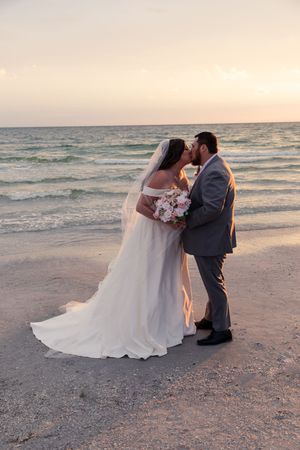 destination wedding photography in St Pete Beach, Clearwater, Tampa, Bradenton, Sarasota, Venice, FL. Destination wedding in Florida