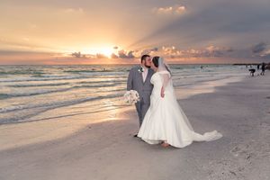 wedding photographer in Tampa, Clearwater. Naples, St Petersburg, FL