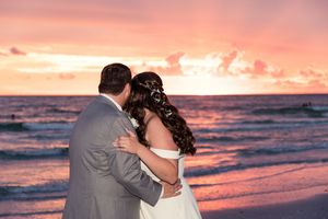 wedding photographer in Tampa, Clearwater. Naples, St Petersburg, FL