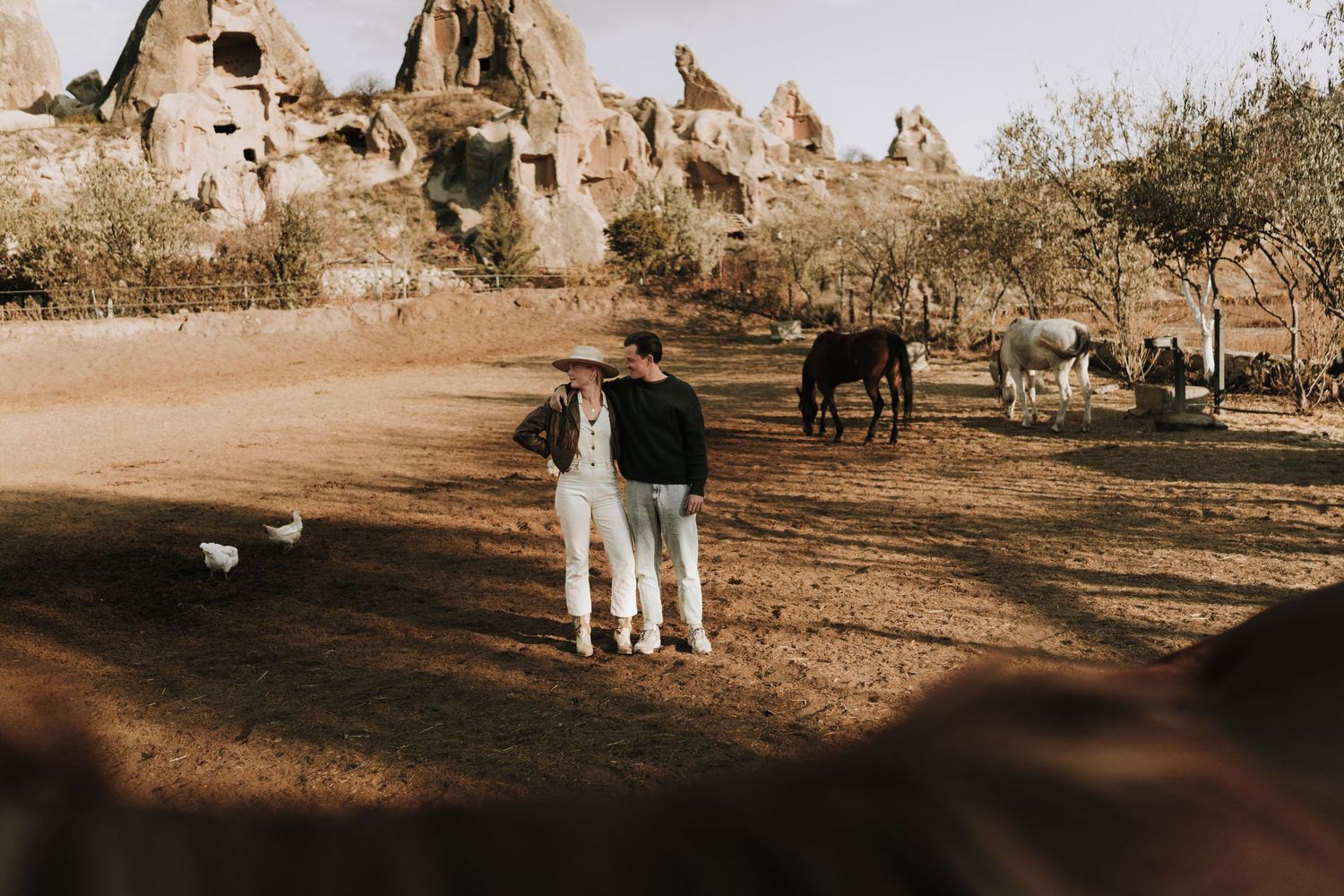 Dalton Brothers Ranch, Göreme, Cappadocie, paarden, model, koppel, koppelshoot, loveshoot, paardenranch, vallei, fotoshoot, paardrijden
