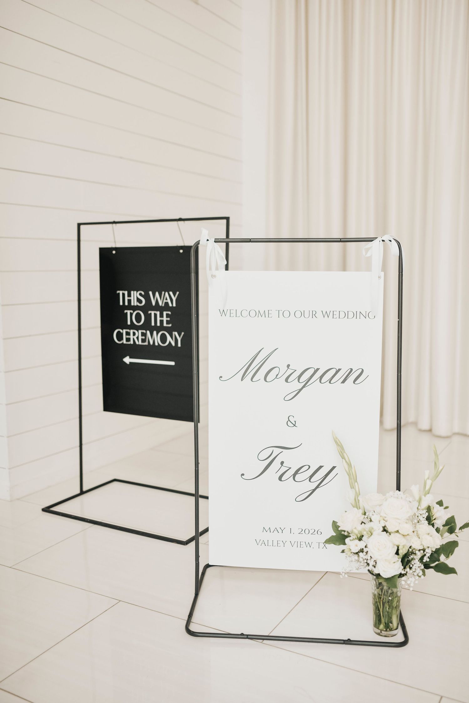 Luxury wedding decor with gold candlesticks and candlelight