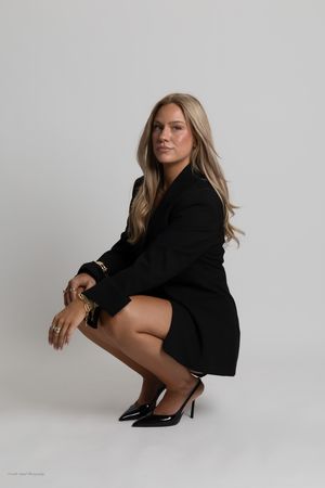 creative portrait session in Pittsburgh by Camille Cupid, editorial photography for women and small busniess based in Pittsburgh