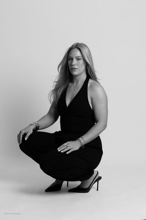 creative portrait session in Pittsburgh by Camille Cupid, editorial photography for women and small busniess based in Pittsburgh