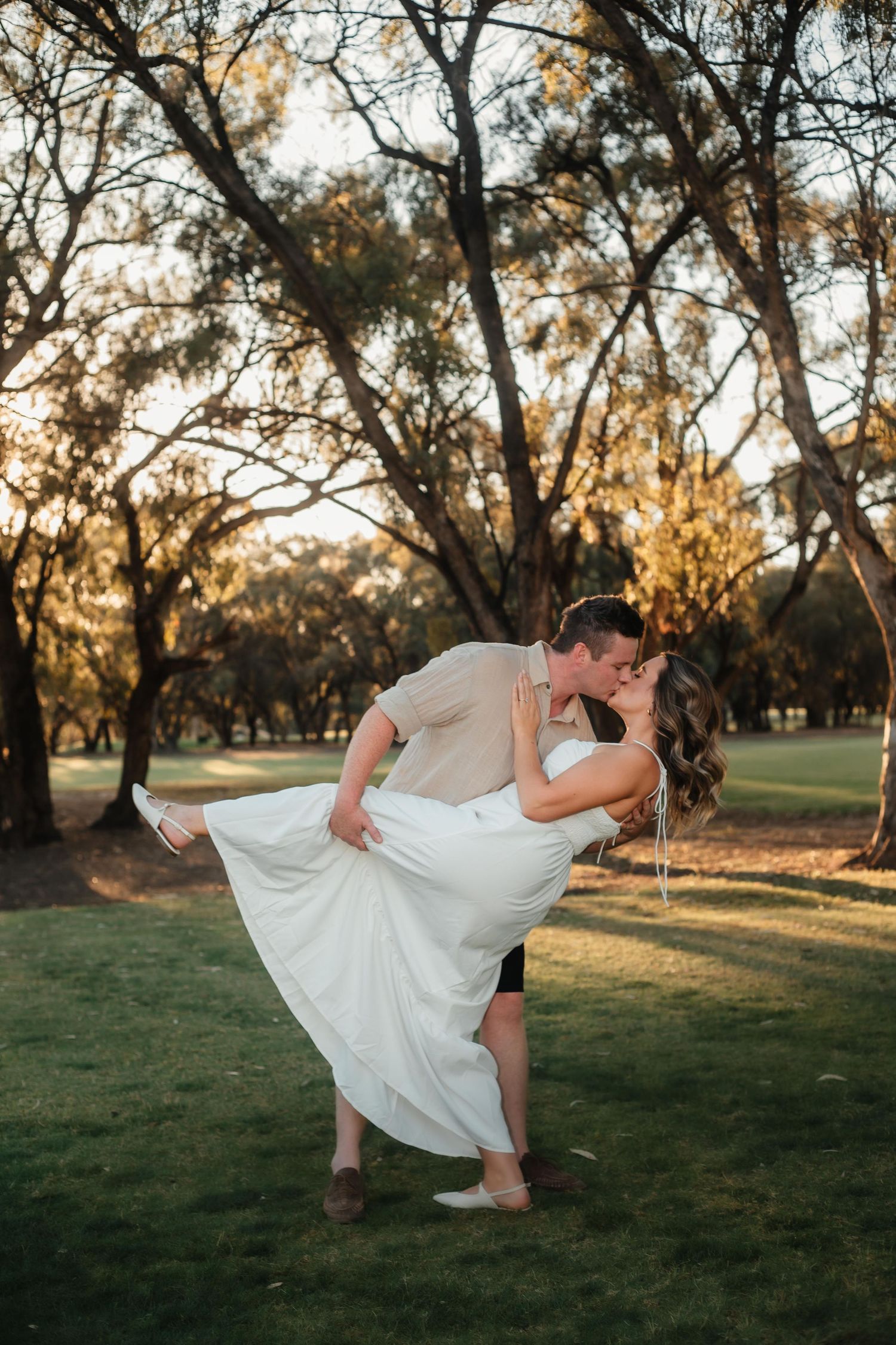 Engagement session Mildura – romantic golden hour portrait
Sunraysia engagement photography – natural outdoor couple photo