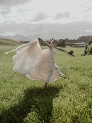 porto wedding photographer documentary wedding dress movement outdoor portugal