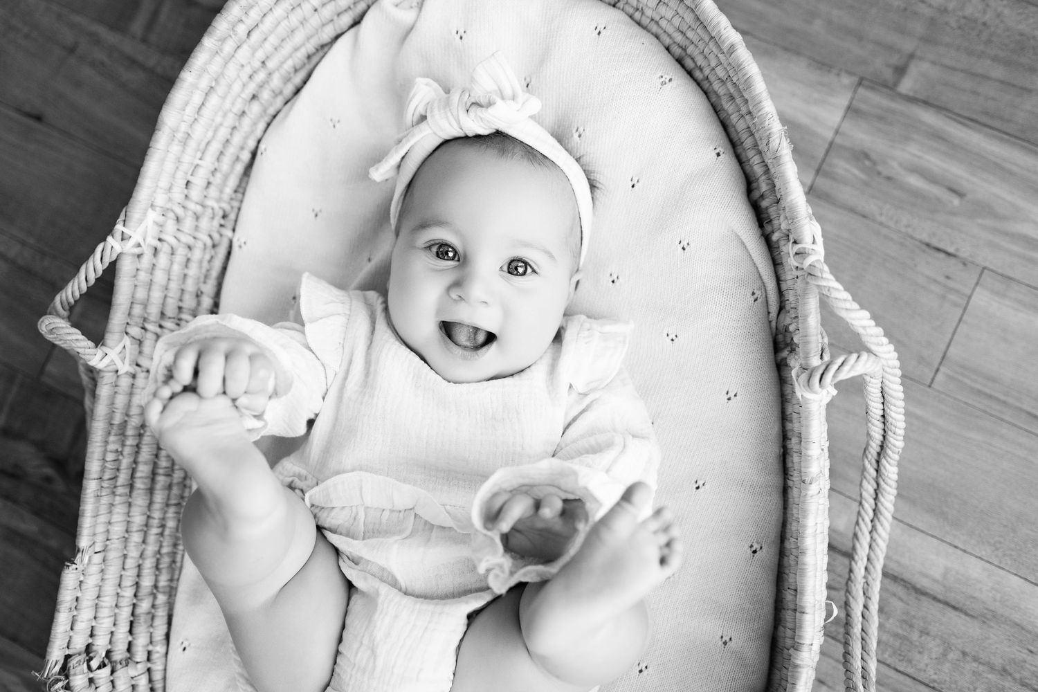 6 month milestone photos, baby photographer Watertown WI, lake country family photographer, Watertown WI photography studio