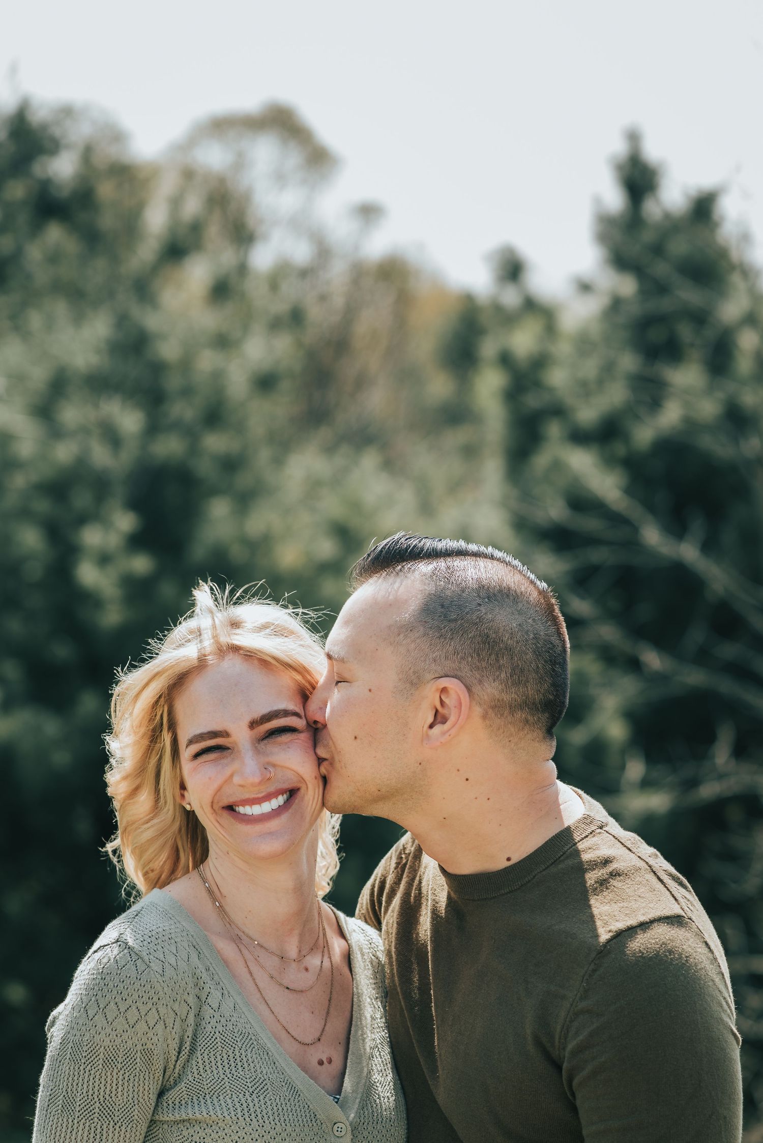 Natural family photography session focused on real connection and emotion.