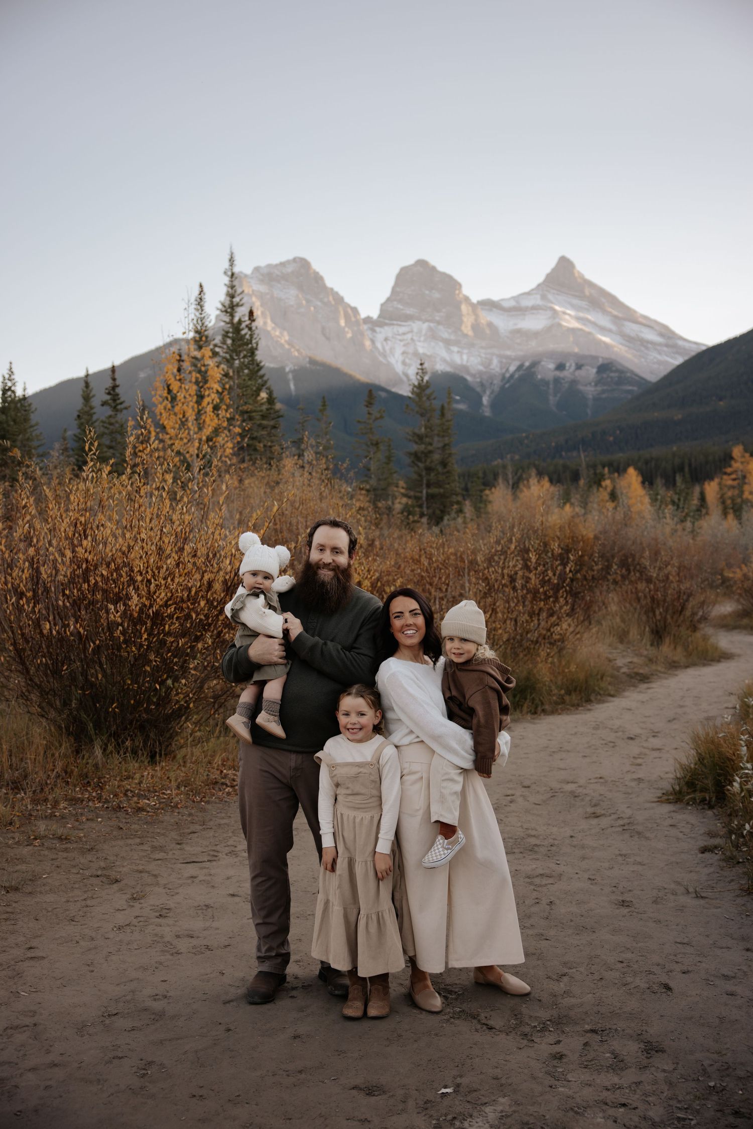 Canmore mountain views for family photoshoot