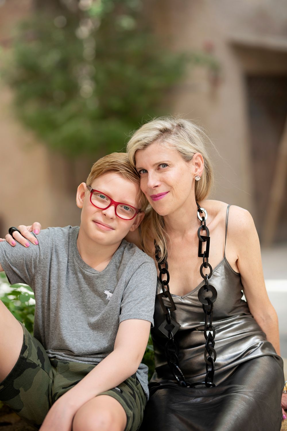 mom and son photos dubai