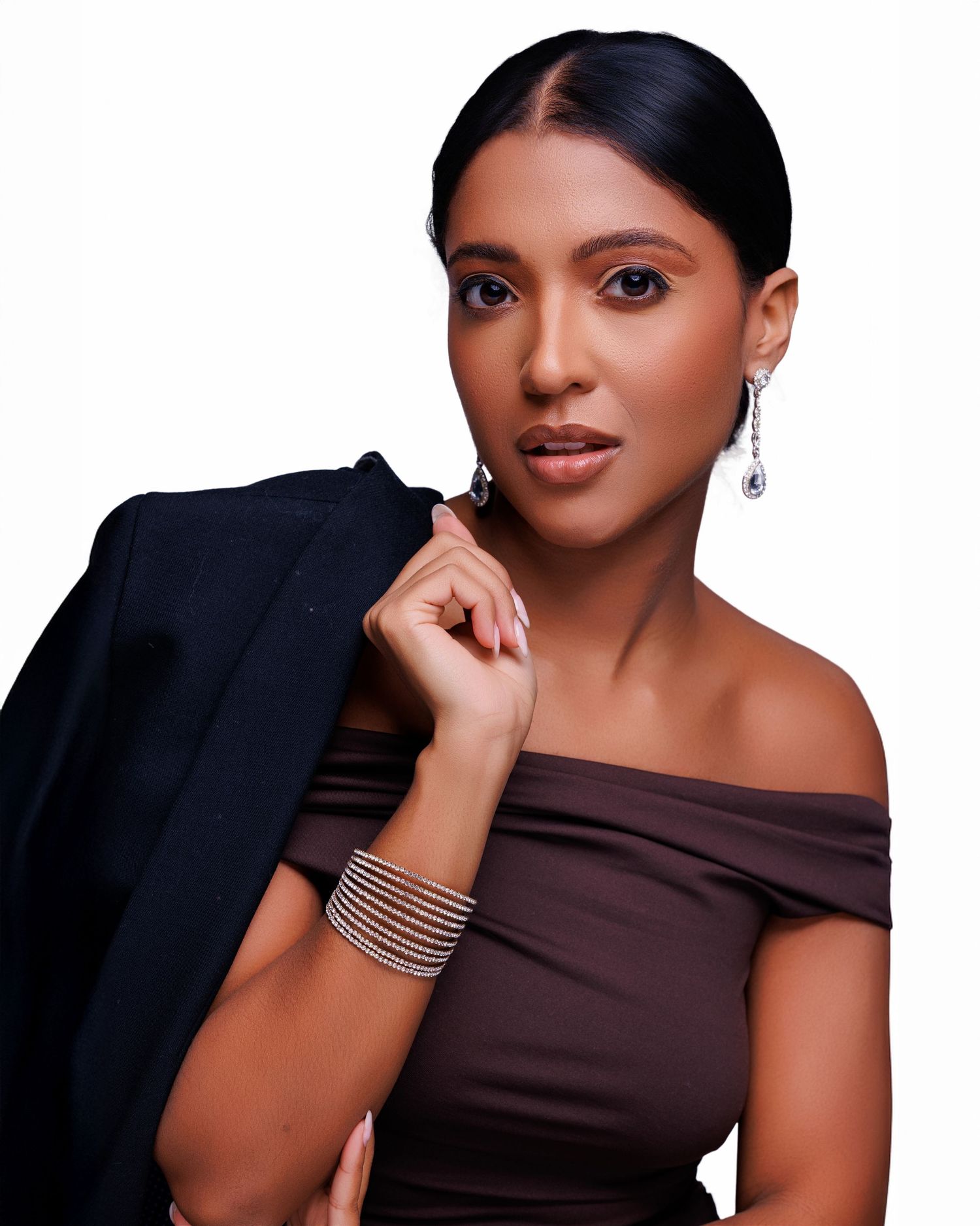 Luxury branding portrait for a real estate agent in Alpharetta-High-end LinkedIn photo of a female entrepreneur in Alpharetta/Atlanta