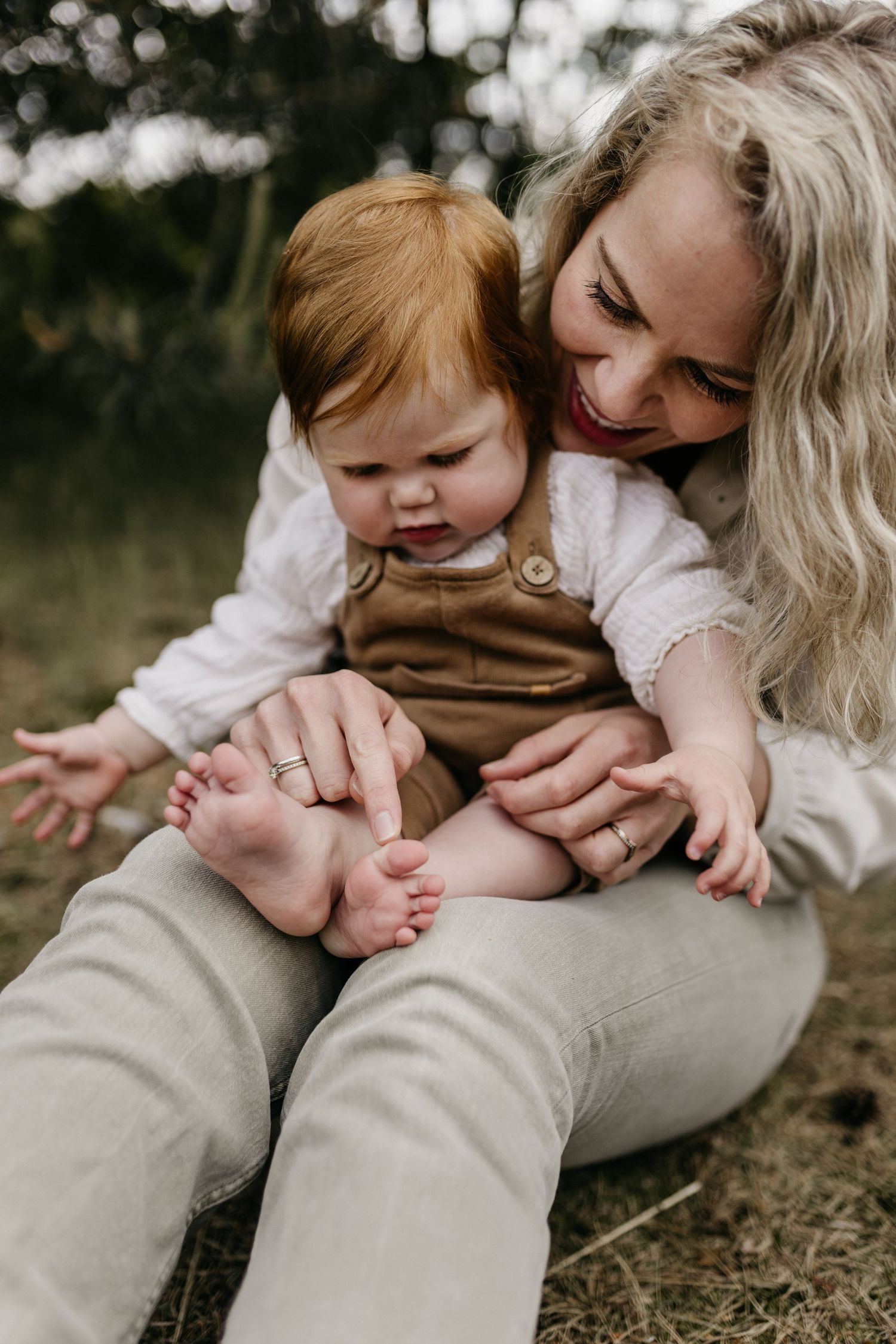 Gezinsreportage in Noord-Brabant, Breda. Fotografie door Marleen Dalebout-Nuijten. Gezin, Newborn, echte momenten samen vastgelegd.