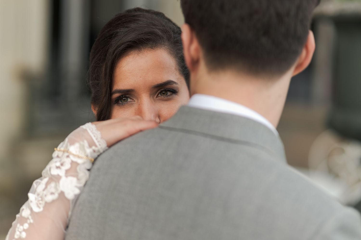 Séance photo de couple lors du mariage au Château Burrus