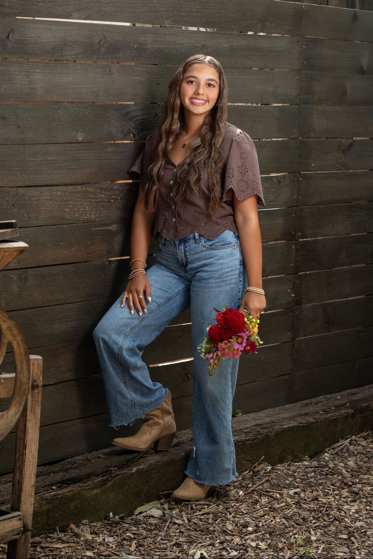 Bishop Watterson senior pictures at Mosers Farm Market. Senior pictures in a field.  Fall senior pictures. Boho senior pictures.