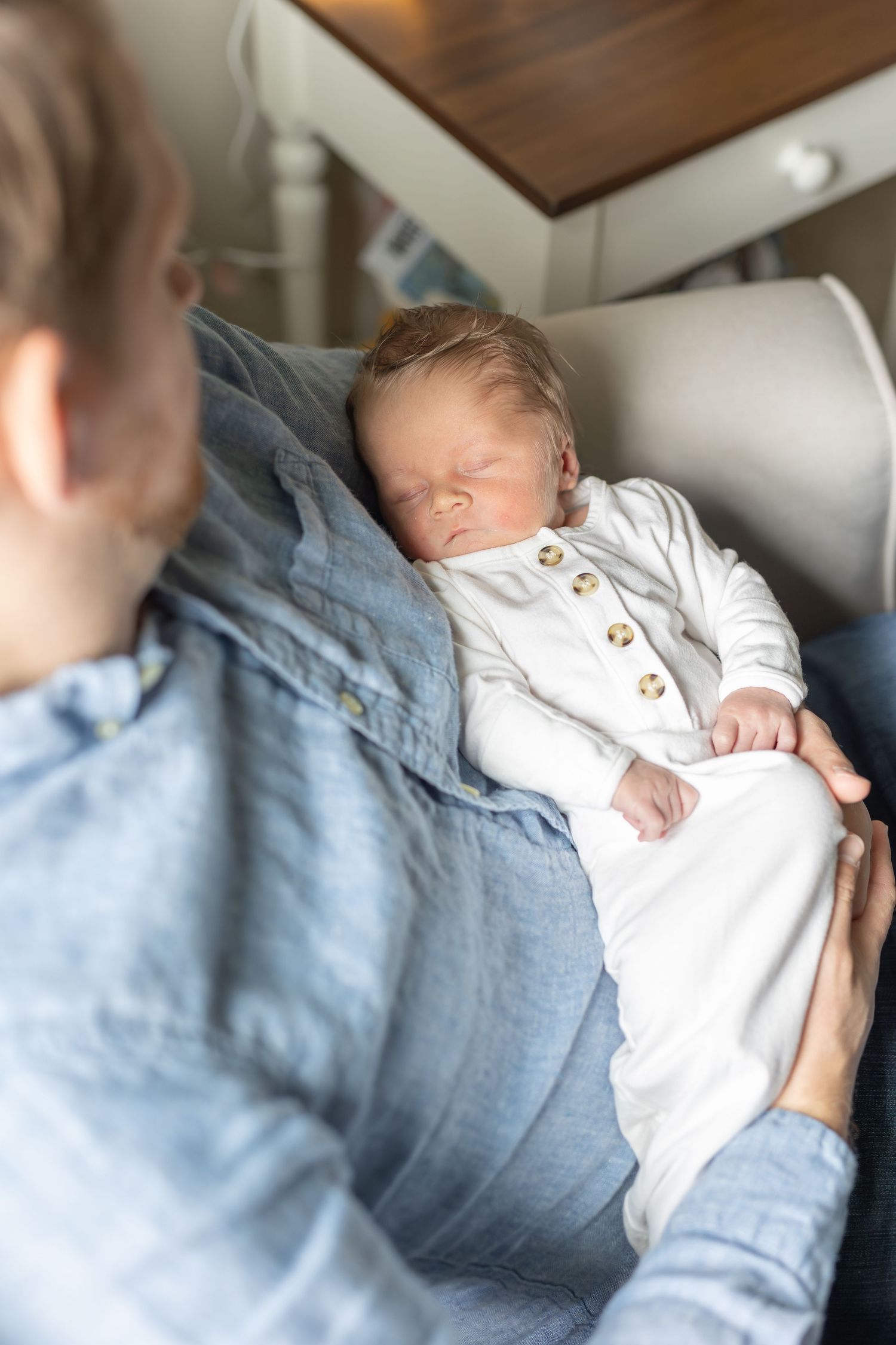 Lifestyle in-home newborn photography O'fallon, Illinois