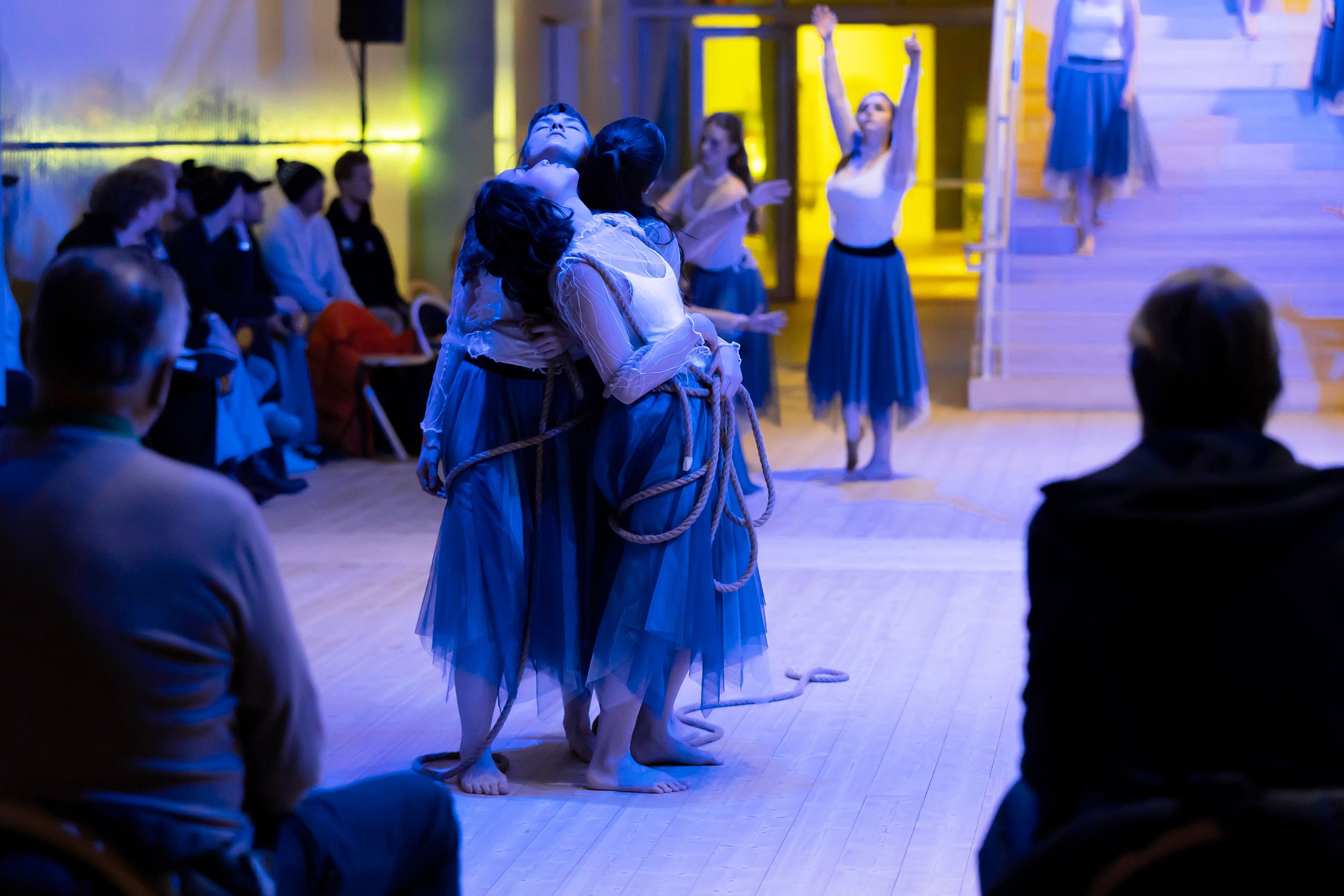 Dansföreställningen Sammankonst på Värmlands Museum. En kreativ stafett med studenter inom dans o musikproduktion på  Karlstads Universitet