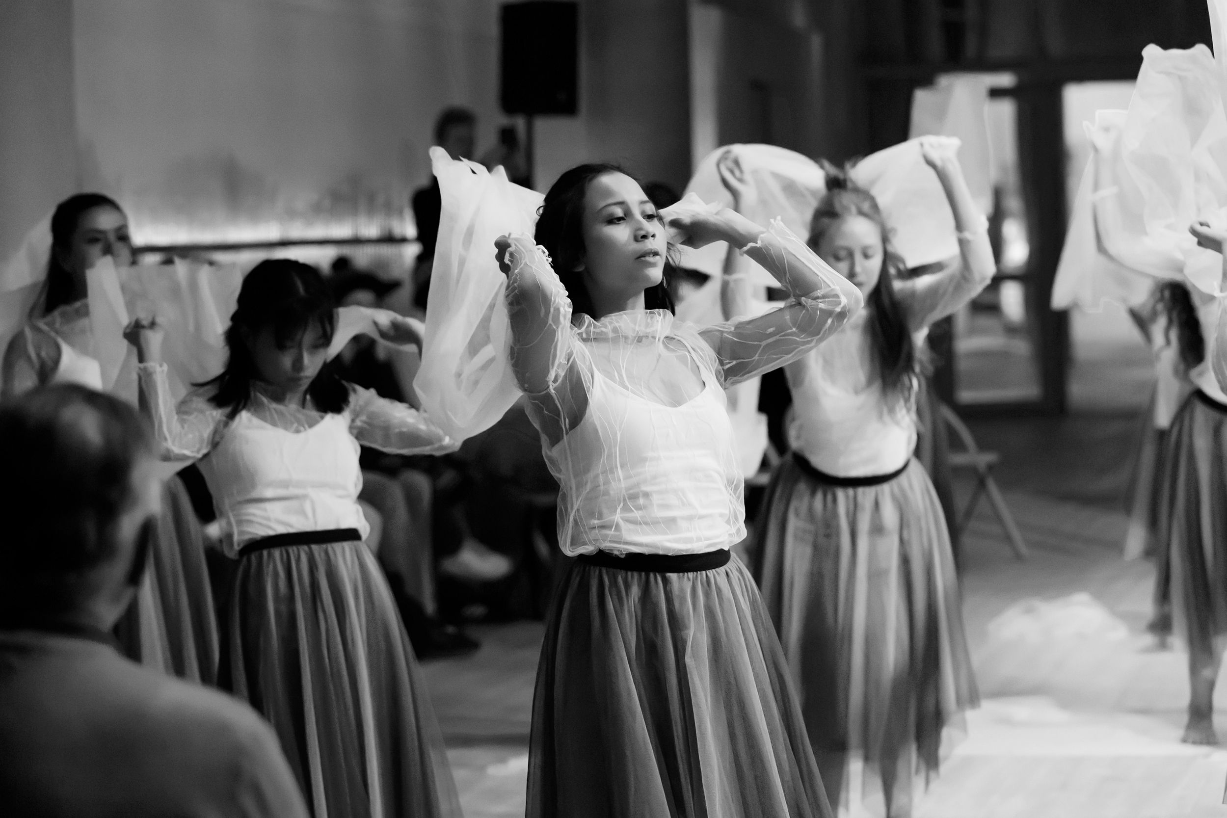 Dansföreställningen Sammankonst på Värmlands Museum. En kreativ stafett med studenter inom dans o musikproduktion på  Karlstads Universitet