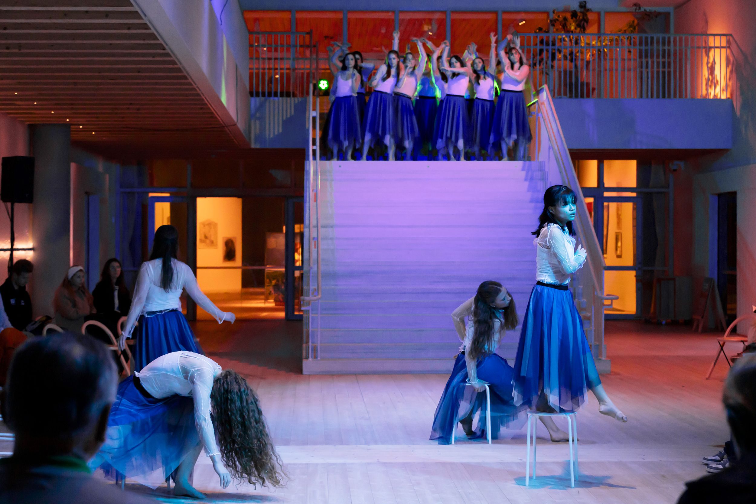 Dansföreställningen Sammankonst på Värmlands Museum. En kreativ stafett med studenter inom dans o musikproduktion på  Karlstads Universitet