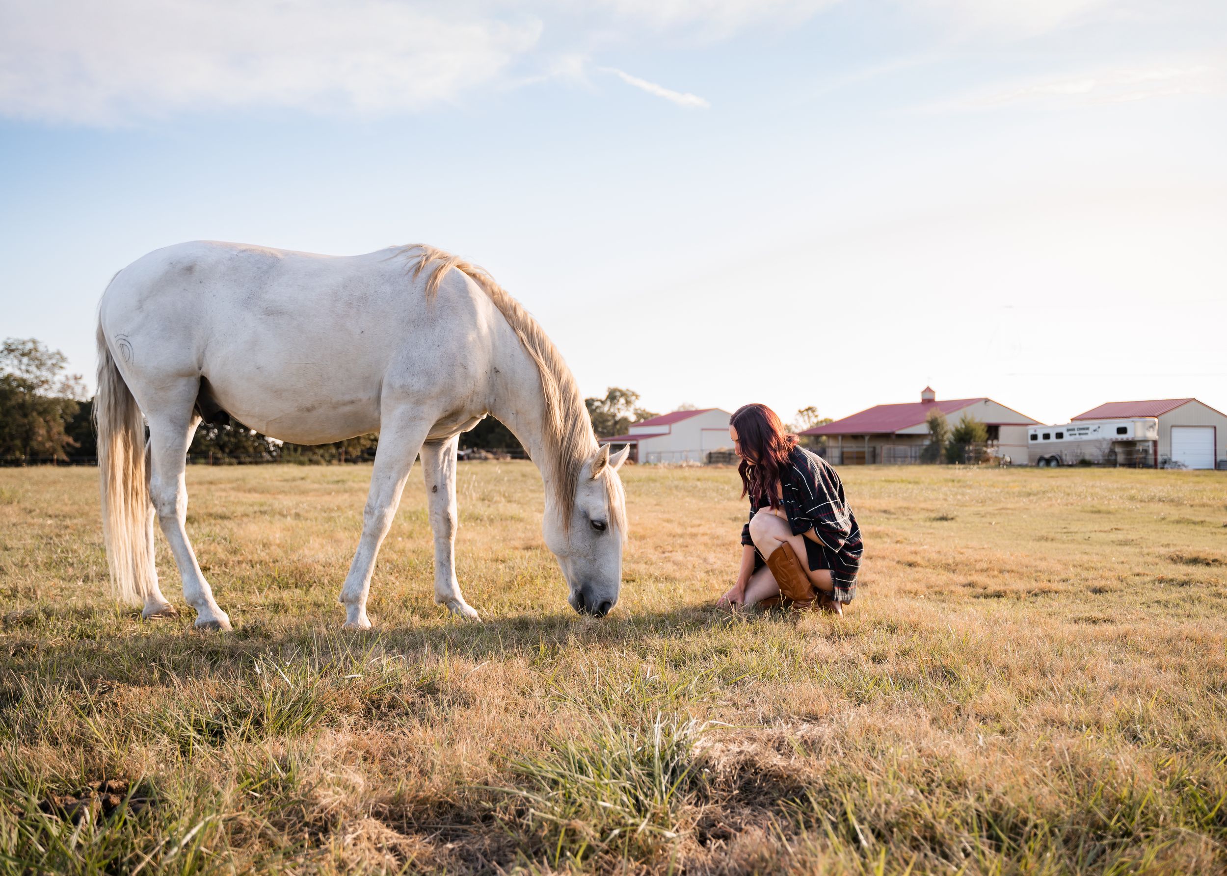 Tulsa photographer captures trainer and her horse having a silent moment together