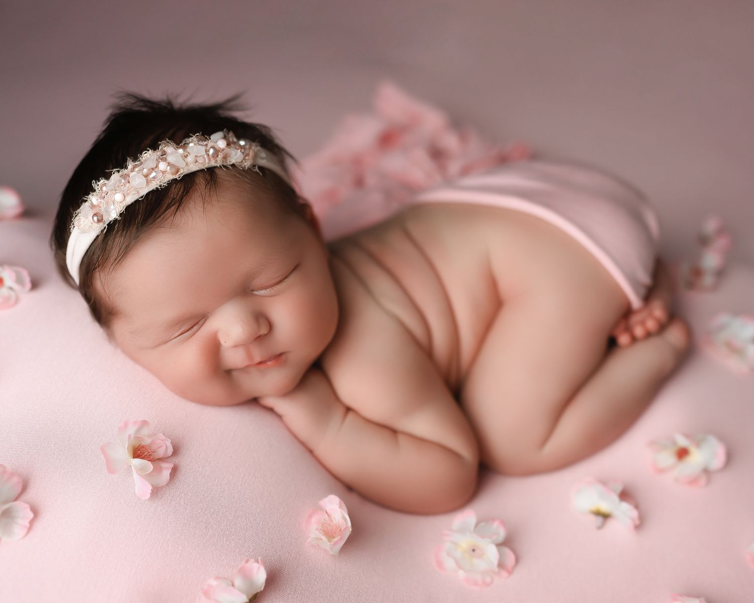 Newborn photography studio located in between Atlanta, Georgia and Birmingham, Alabama with full service photo studio.
