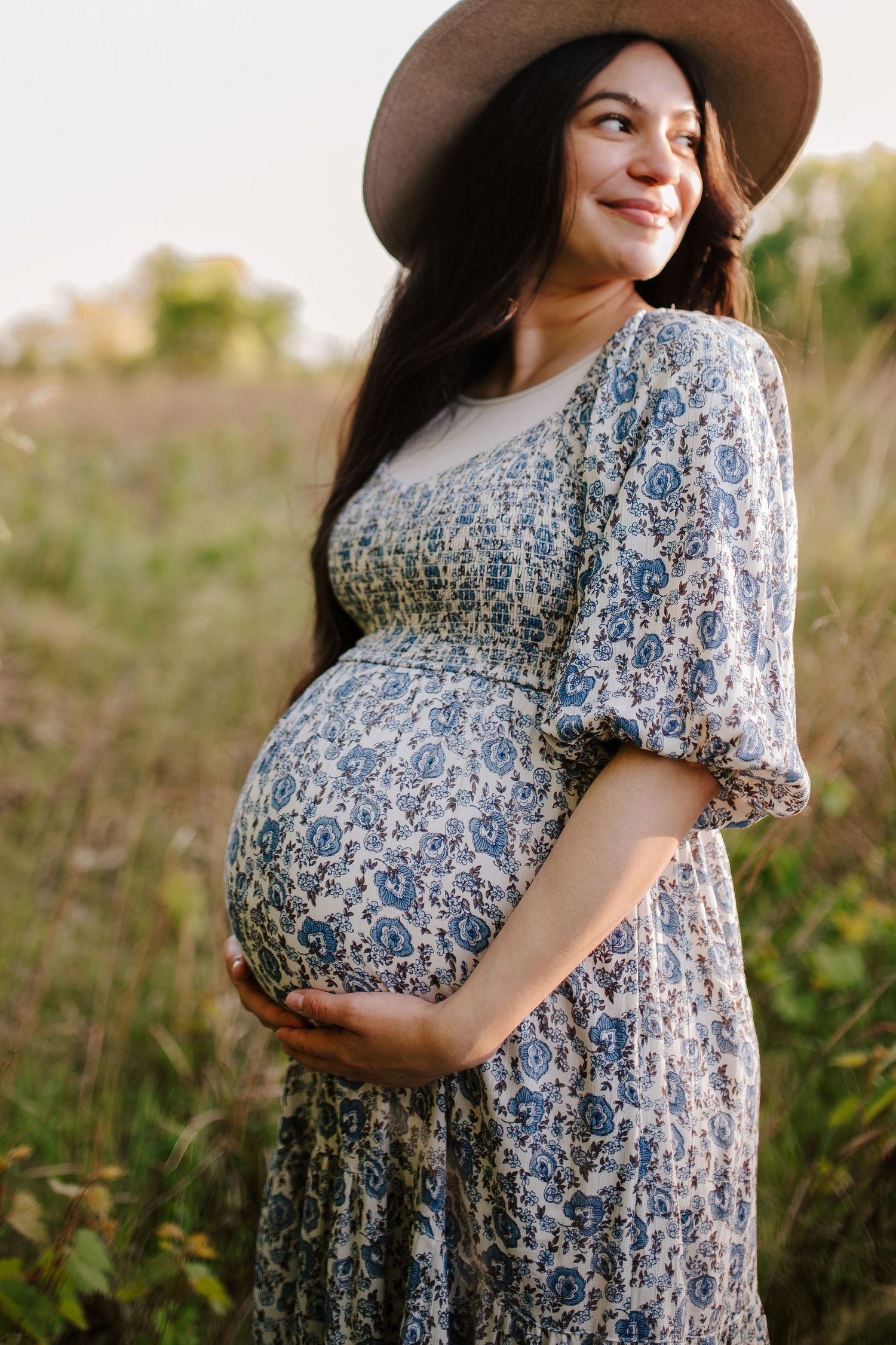 Maternity pregnancy photo session in Sedgwick County Park, family pictures in Wichita, KS, by Jessica Nadine Photography