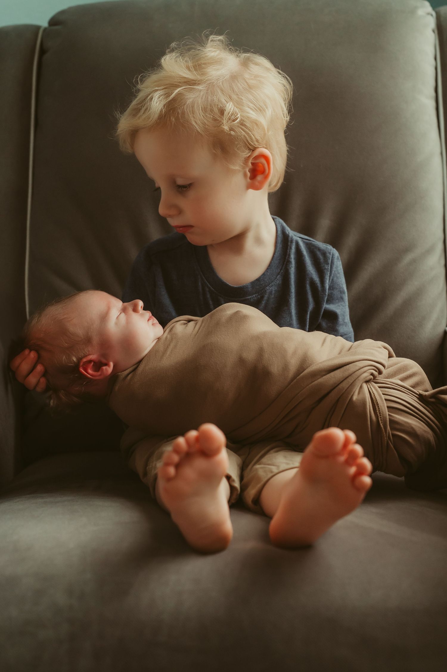 In home Family Newborn Session in Southeast Wisconsin. Family lifestyle photography.
