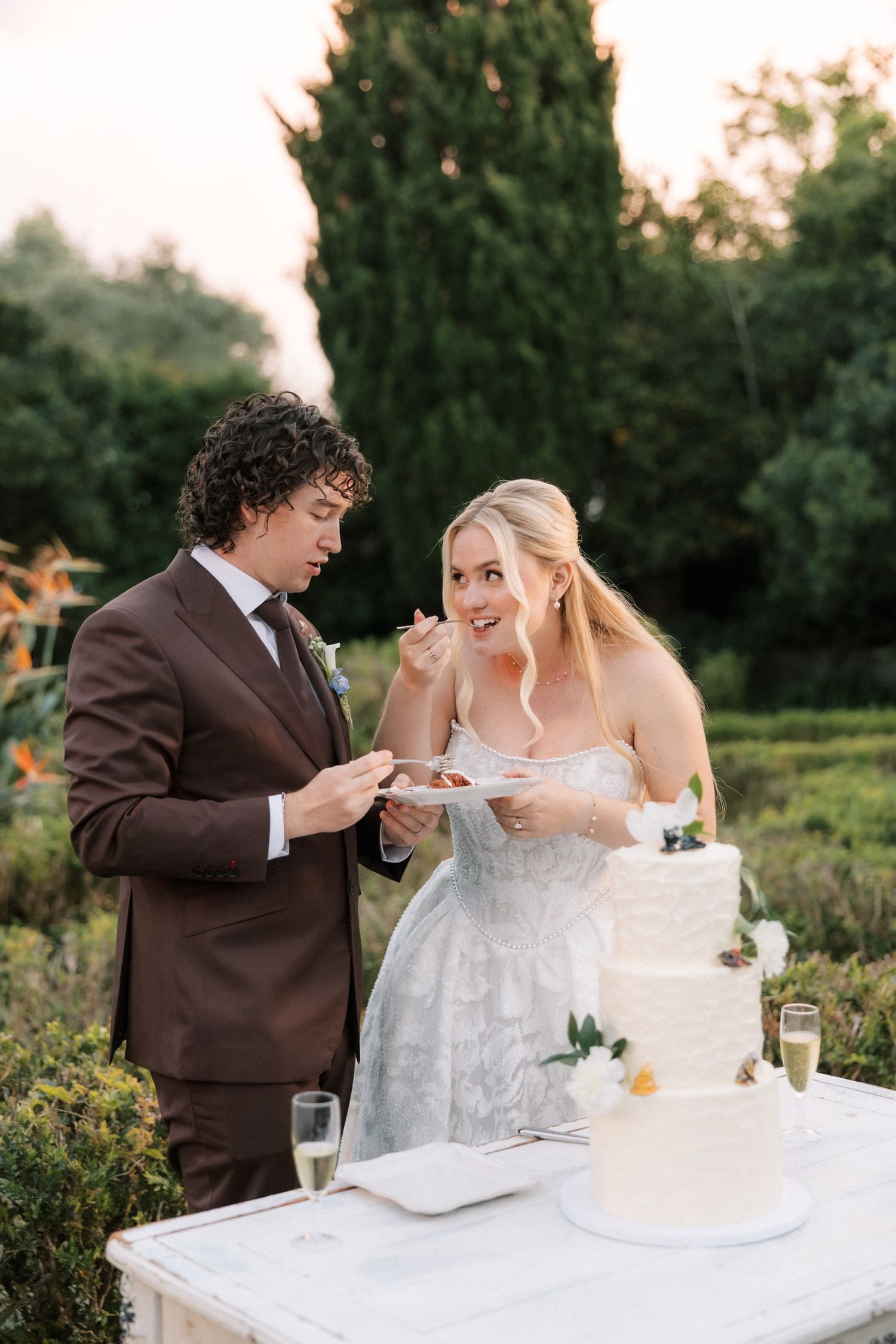 Wedding cake cutting at Quinta do Torneiro wedding villa