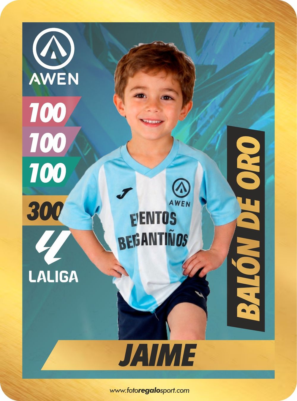 Niño pequeño con camiseta azul claro de Joma en una tarjeta coleccionable de LaLiga con marco dorado, etiquetada como Jaime con Balón de Oro