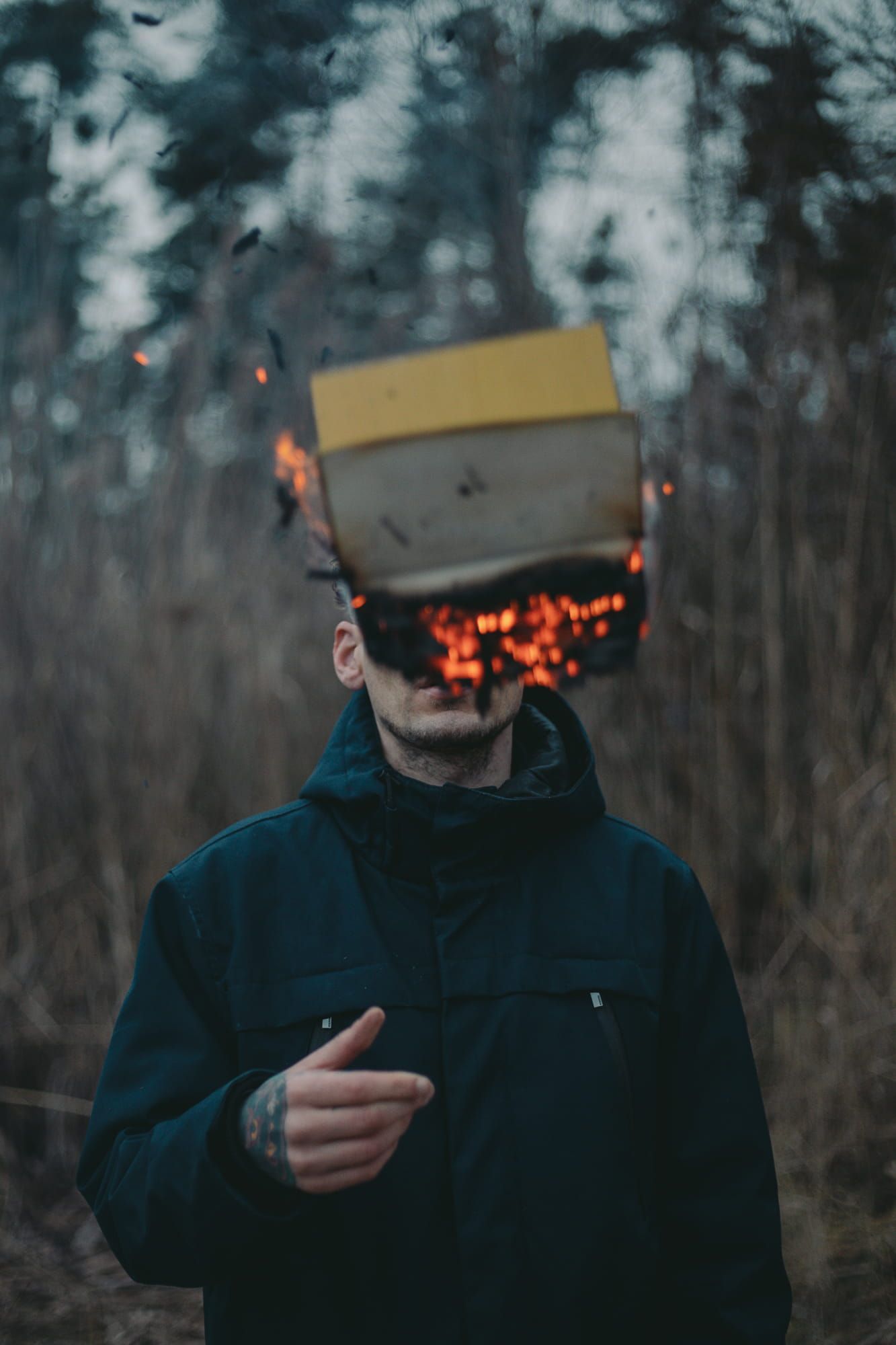 IL Photography Portraitfotografie Jan fire book falling