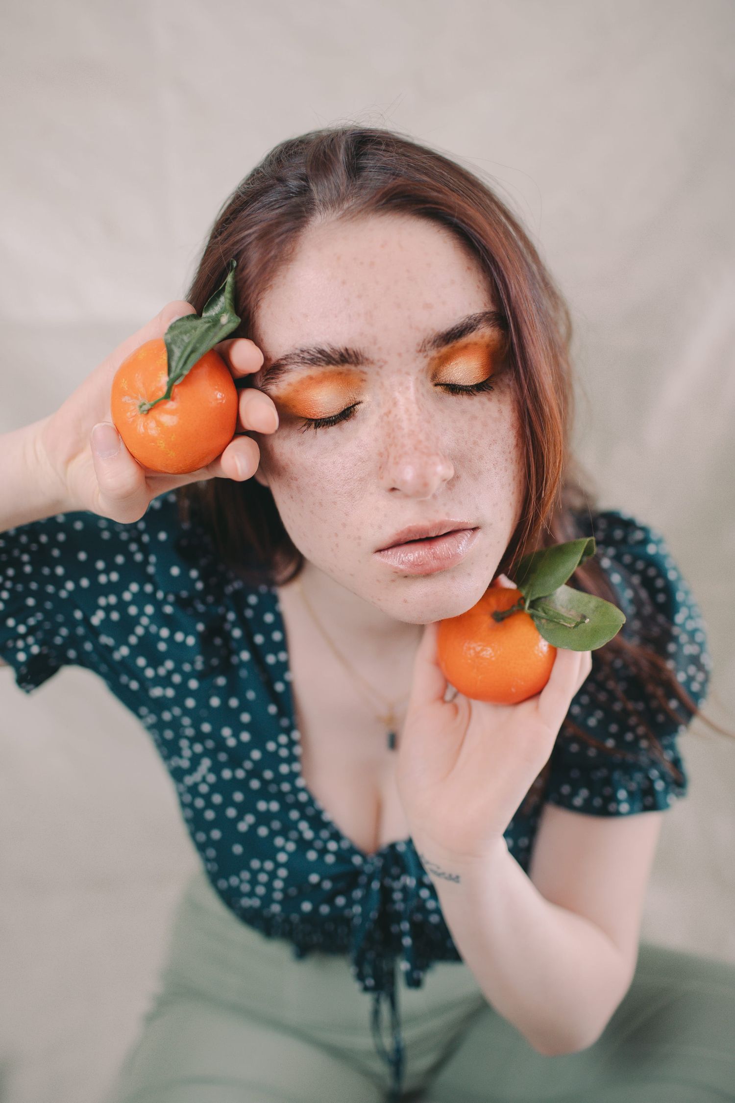 IL Photography Portraitfotografie Anastasia oranges