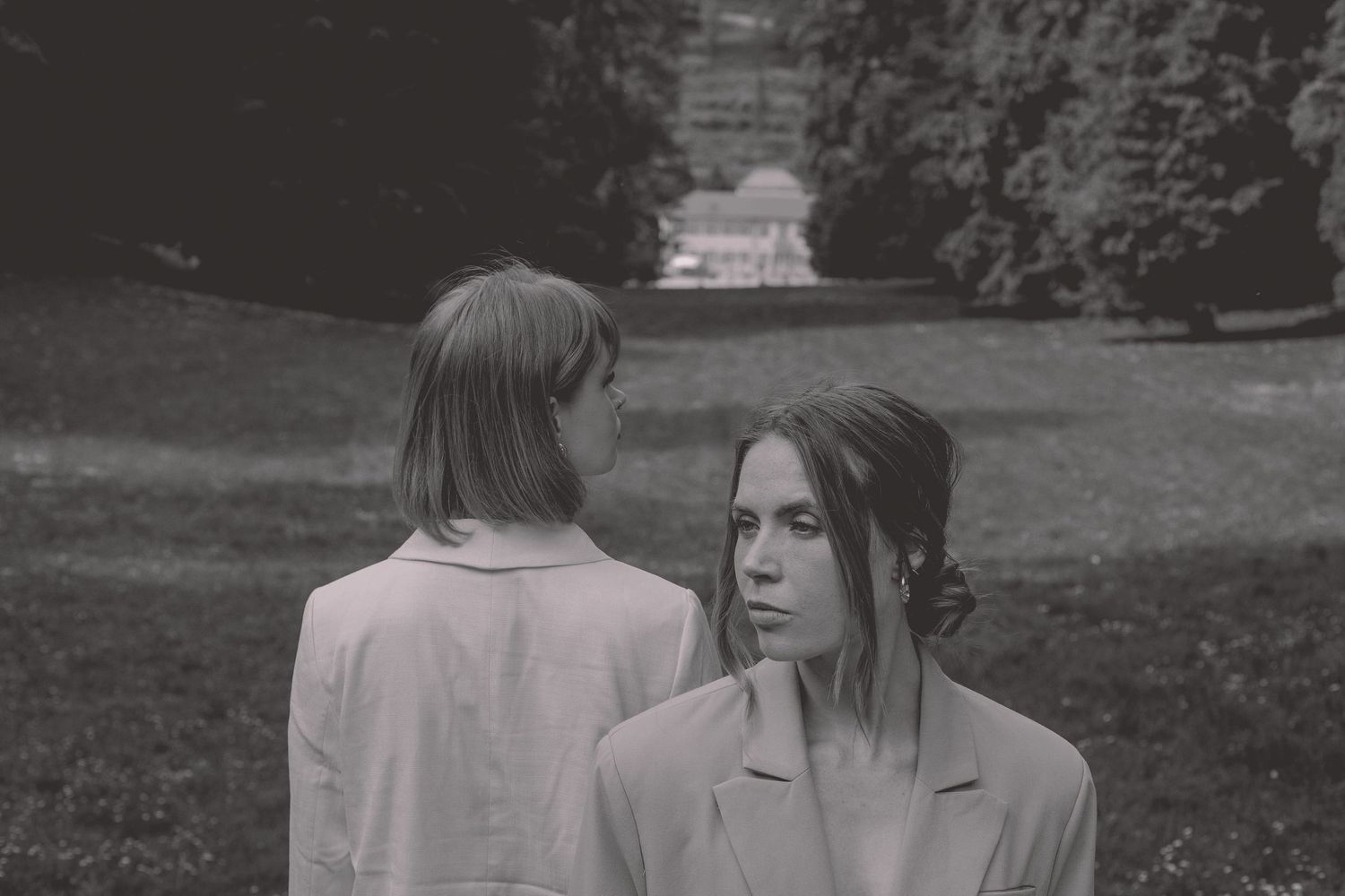IL Photography Portraitfotografie Sophia & Sabrina blackandwhite