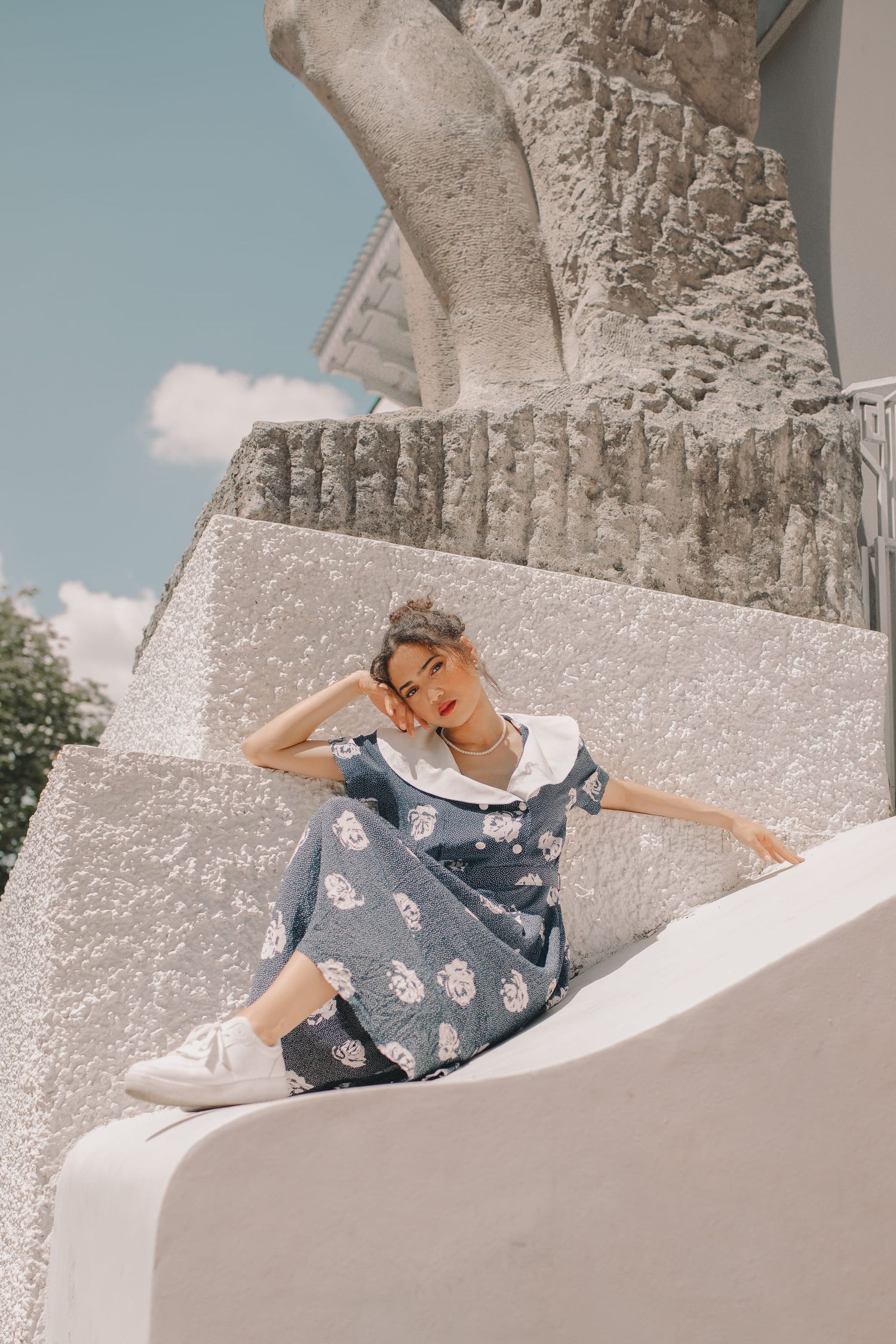 IL Photography Portraitfotografie Sarah white wall