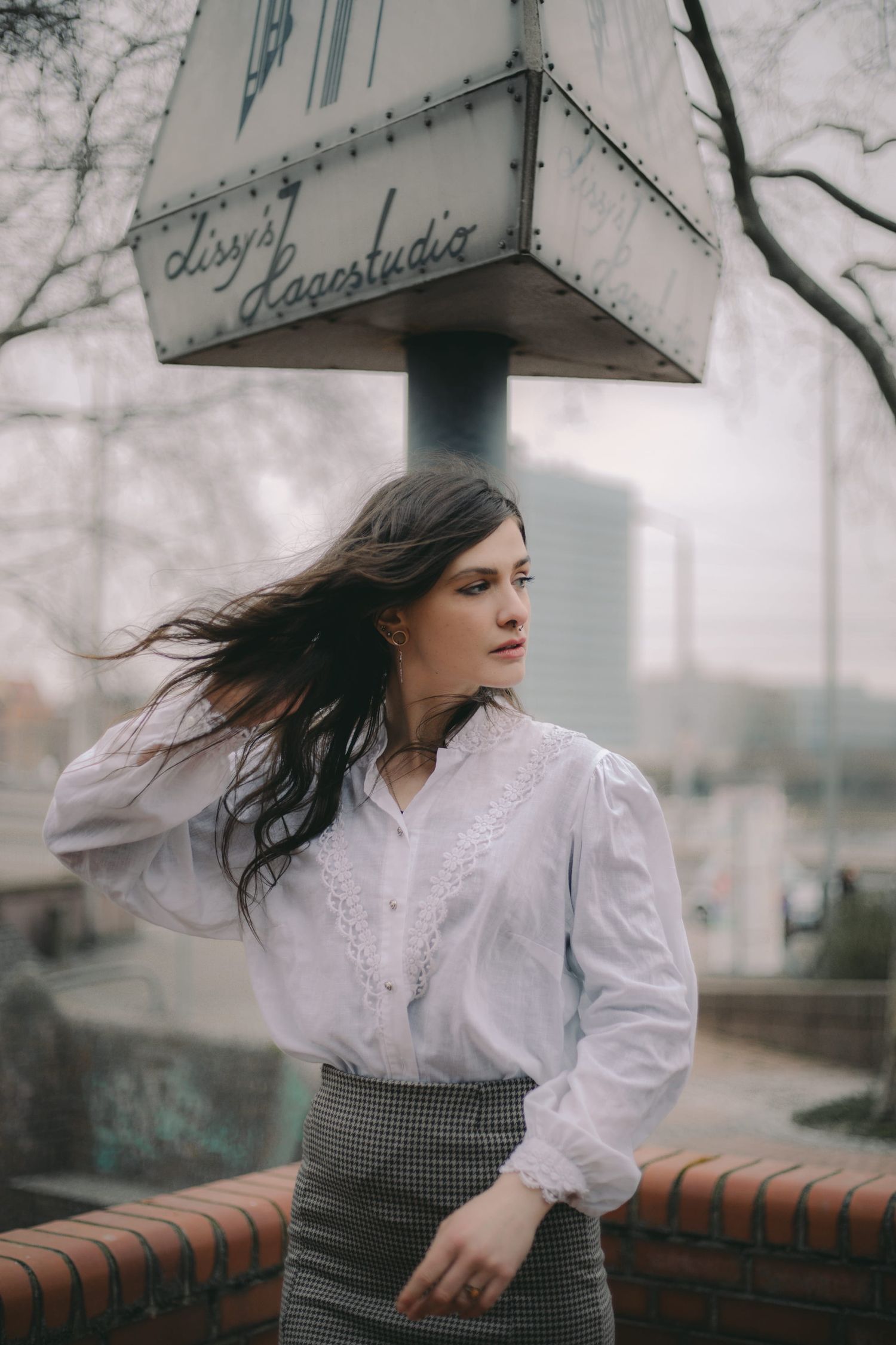 IL Photography Portraitfotografie Jenny hair windy