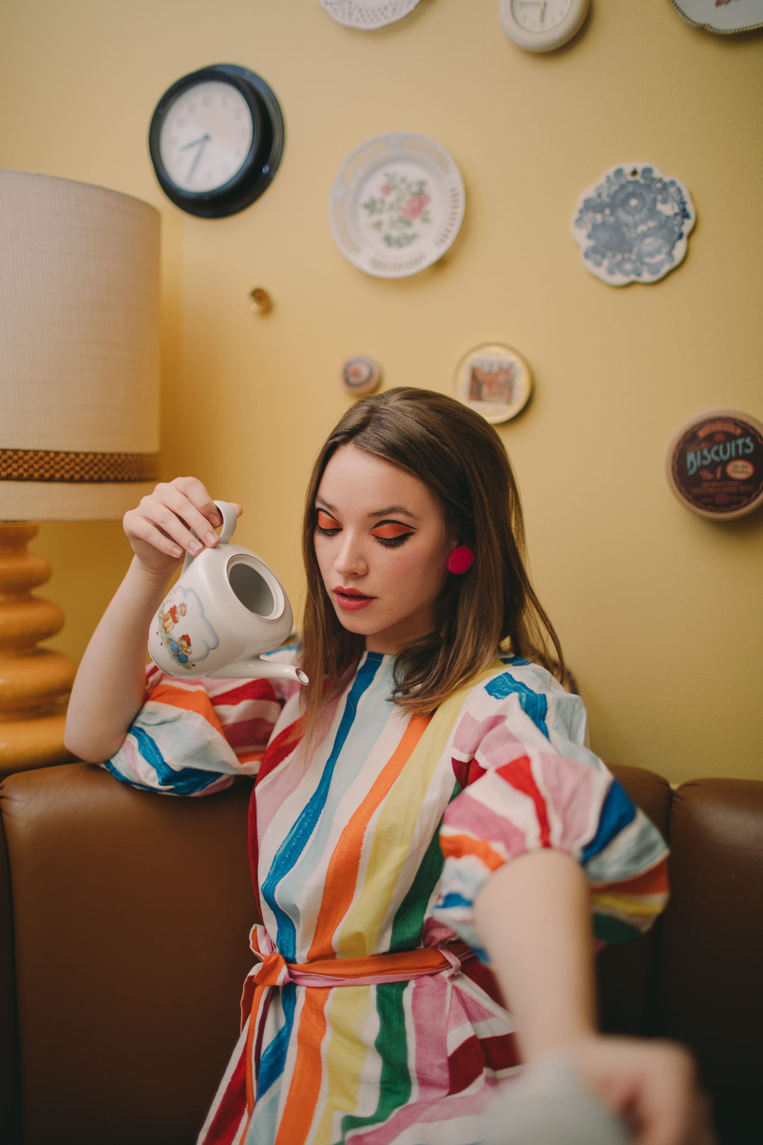 IL Photography Portraitfotografie Cara yellow wall