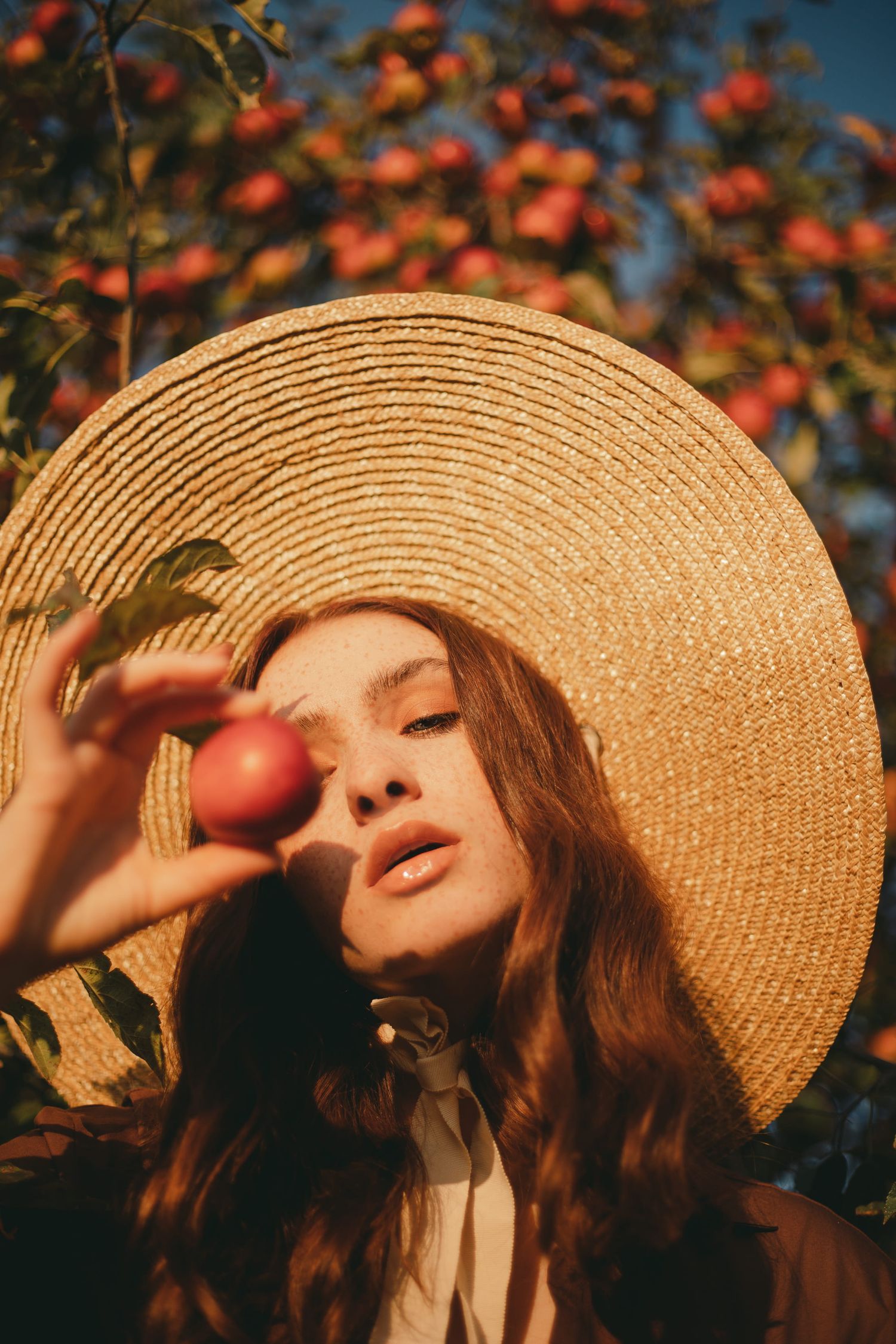 IL Photography Portraitfotografie Anastasia hat apple