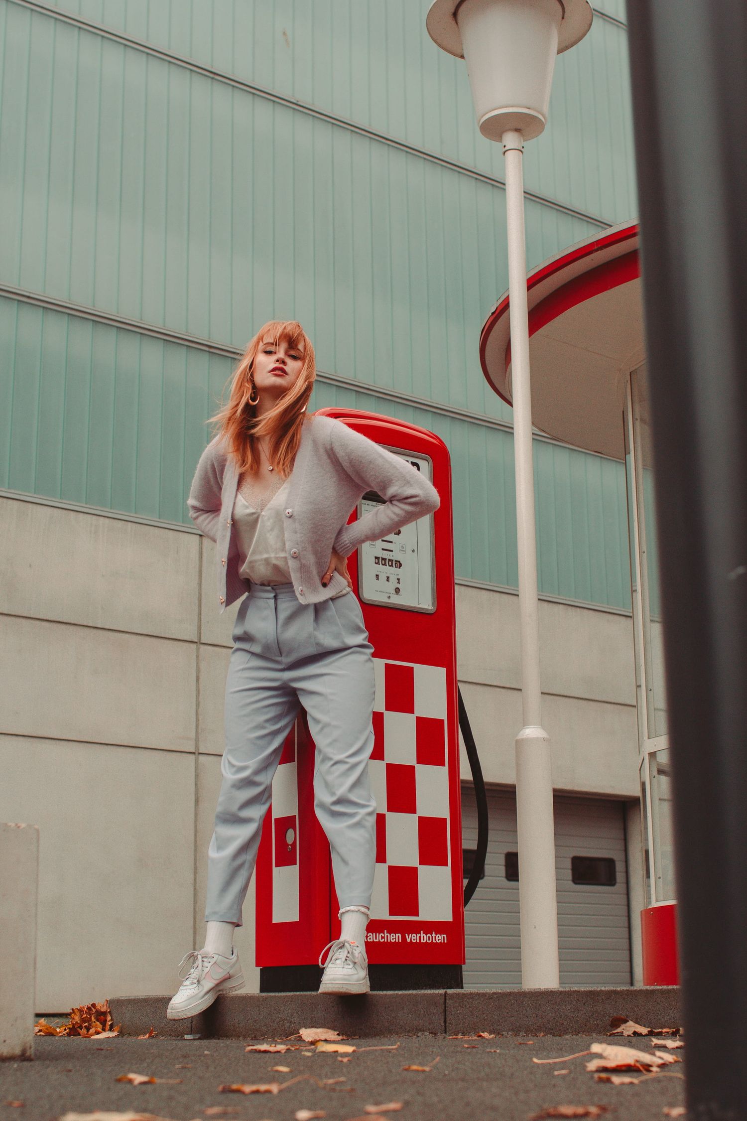 IL Photography Portraitfotografie Sophia gas station