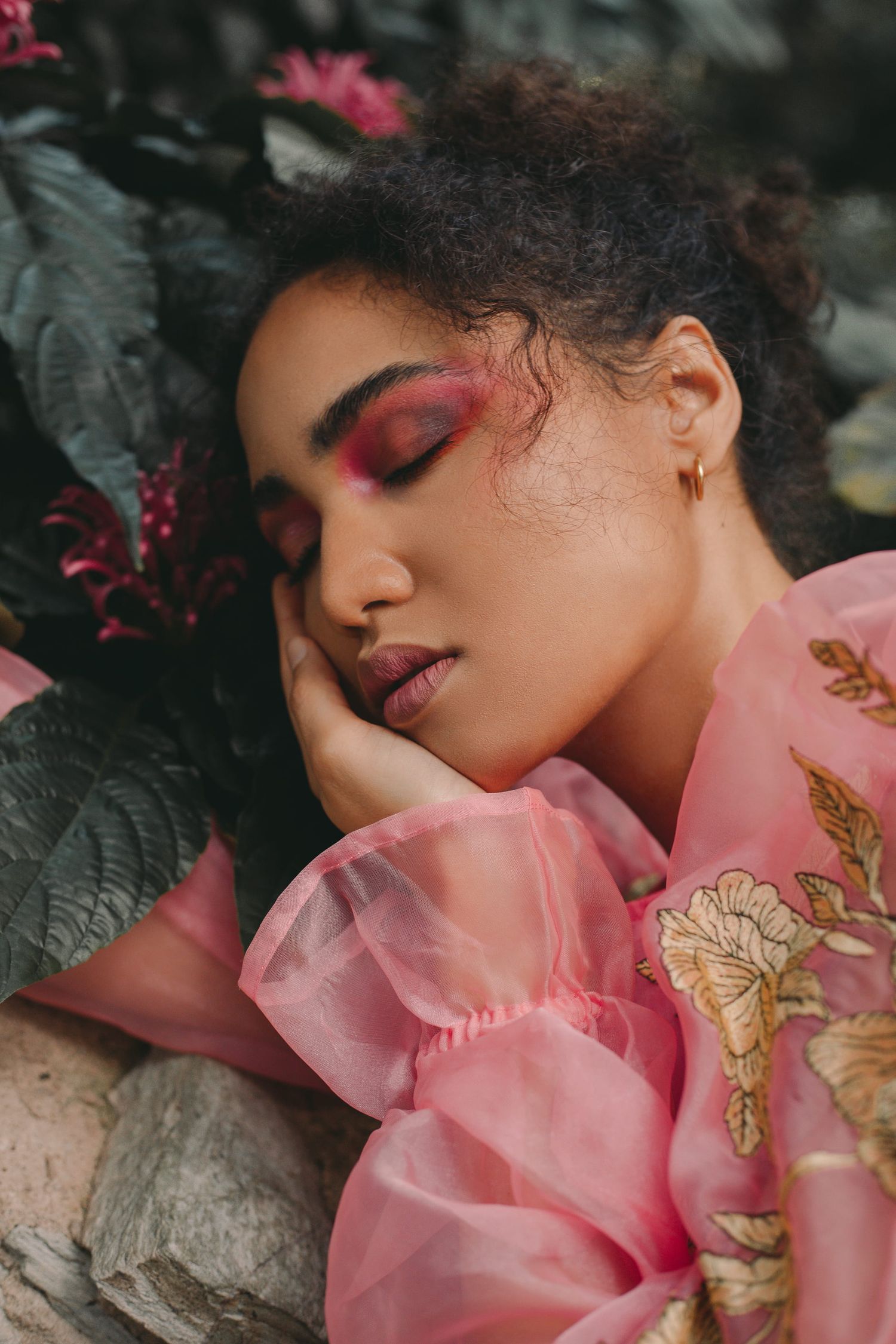 IL Photography Portraitfotografie Sarah pink closeup