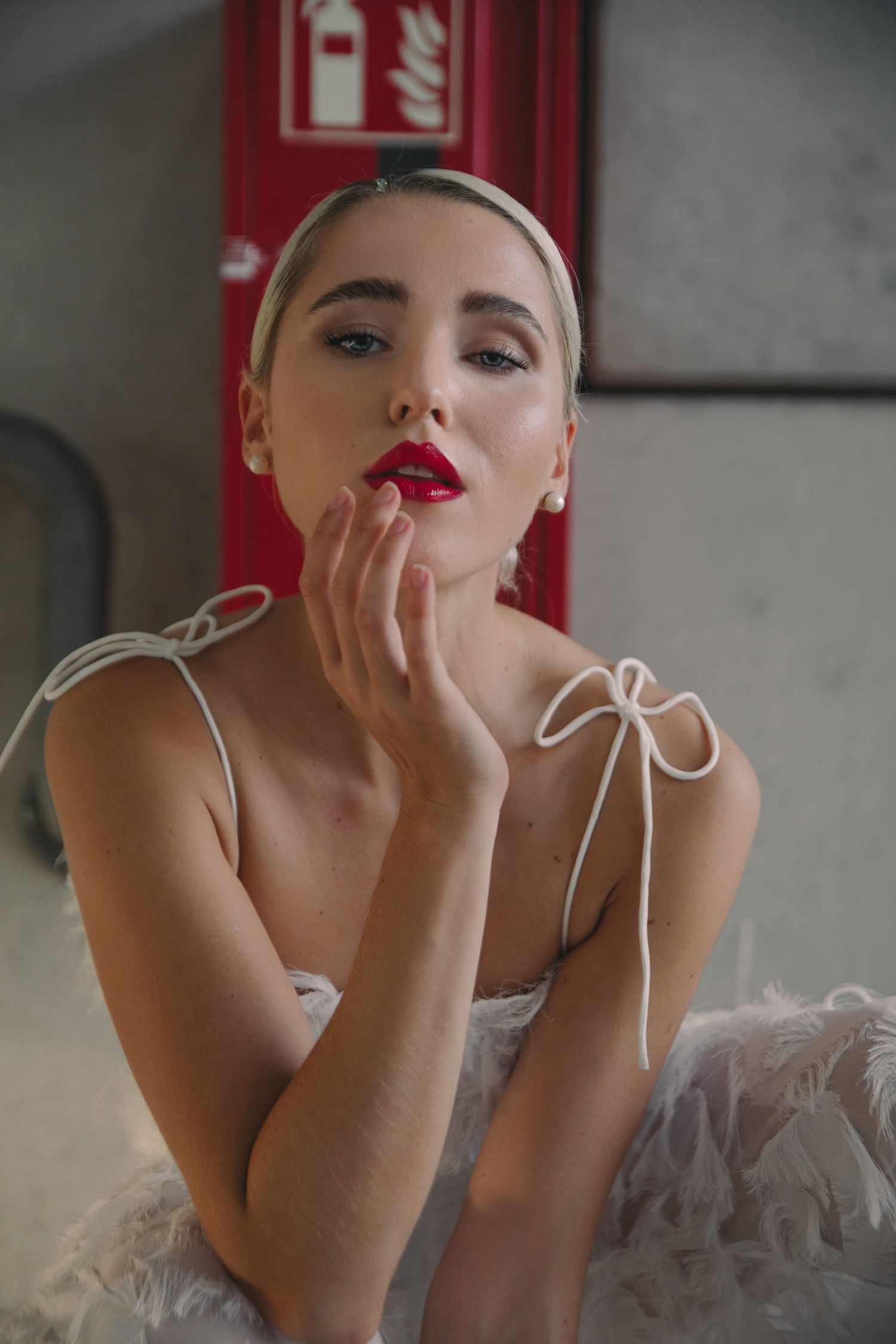 IL Photography Portraitfotografie Maike red white