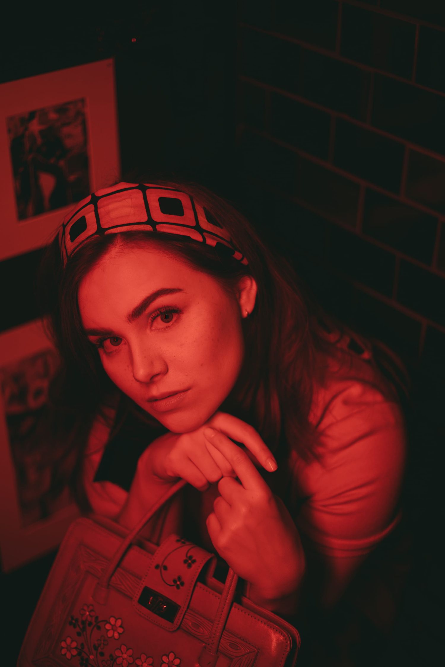 IL Photography Portraitfotografie Moe red vintage store
