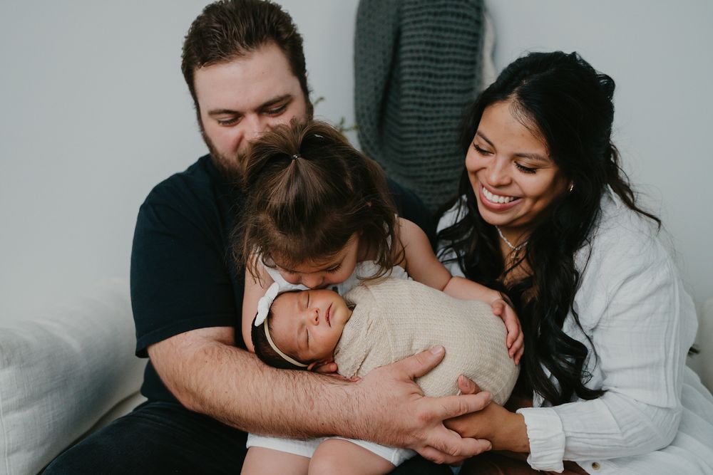 baby, newborn, lifestyle, studio, Michigan, family, sibling