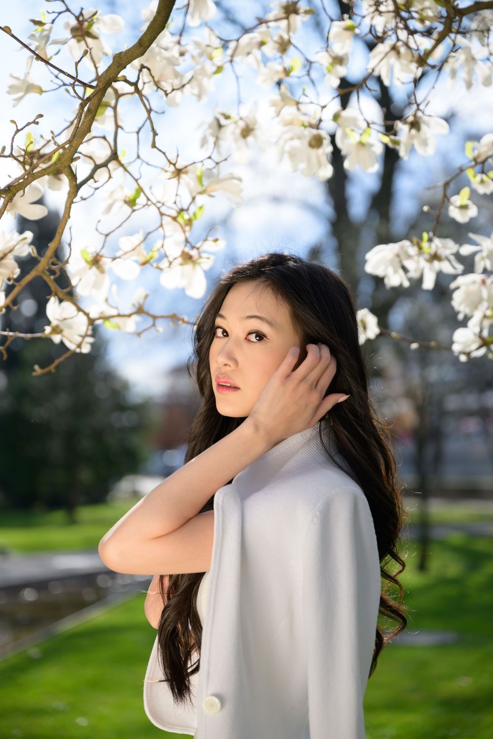 Zurich photoshoot showcasing high quality images of natural beauty, timeless elegance and glowing skin in daylight.Professional