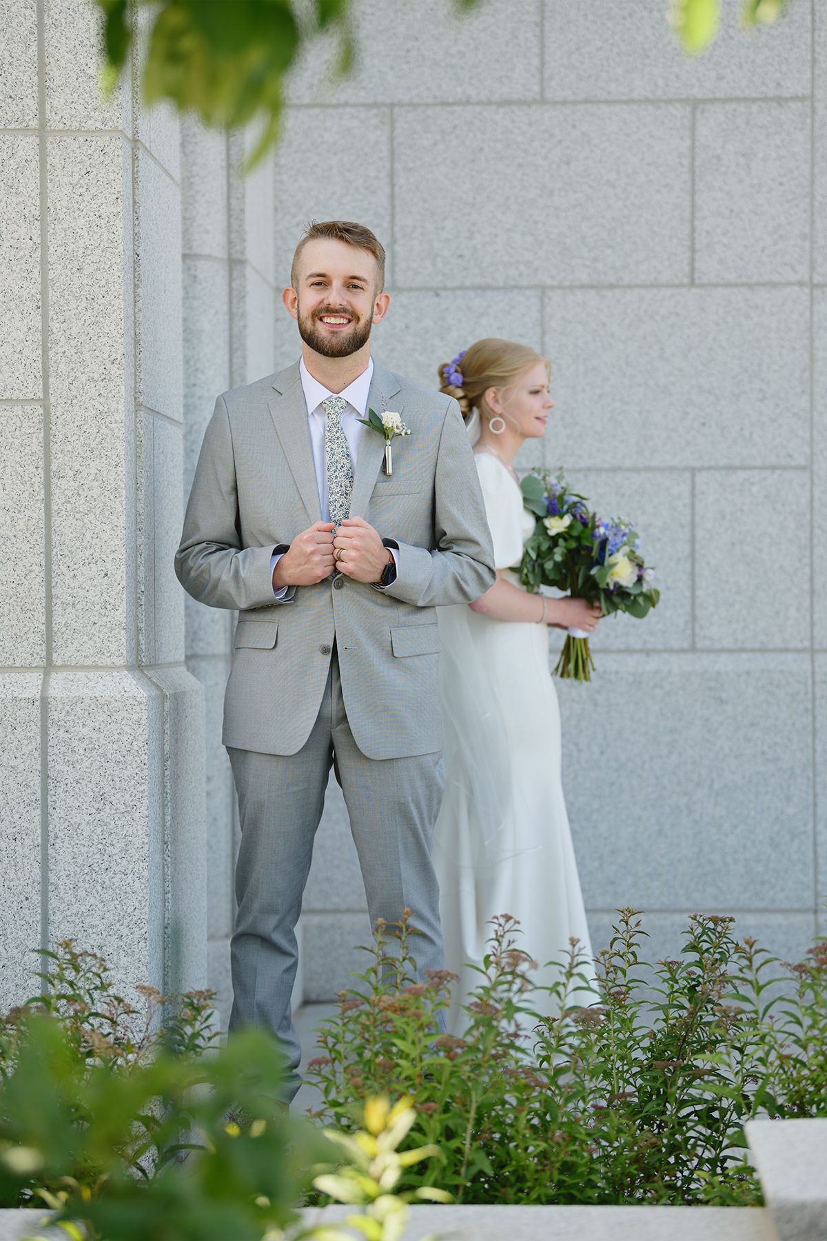 Pocatello wedding photographer ShutterGirl  bride and groom at Pocatello Idaho temple