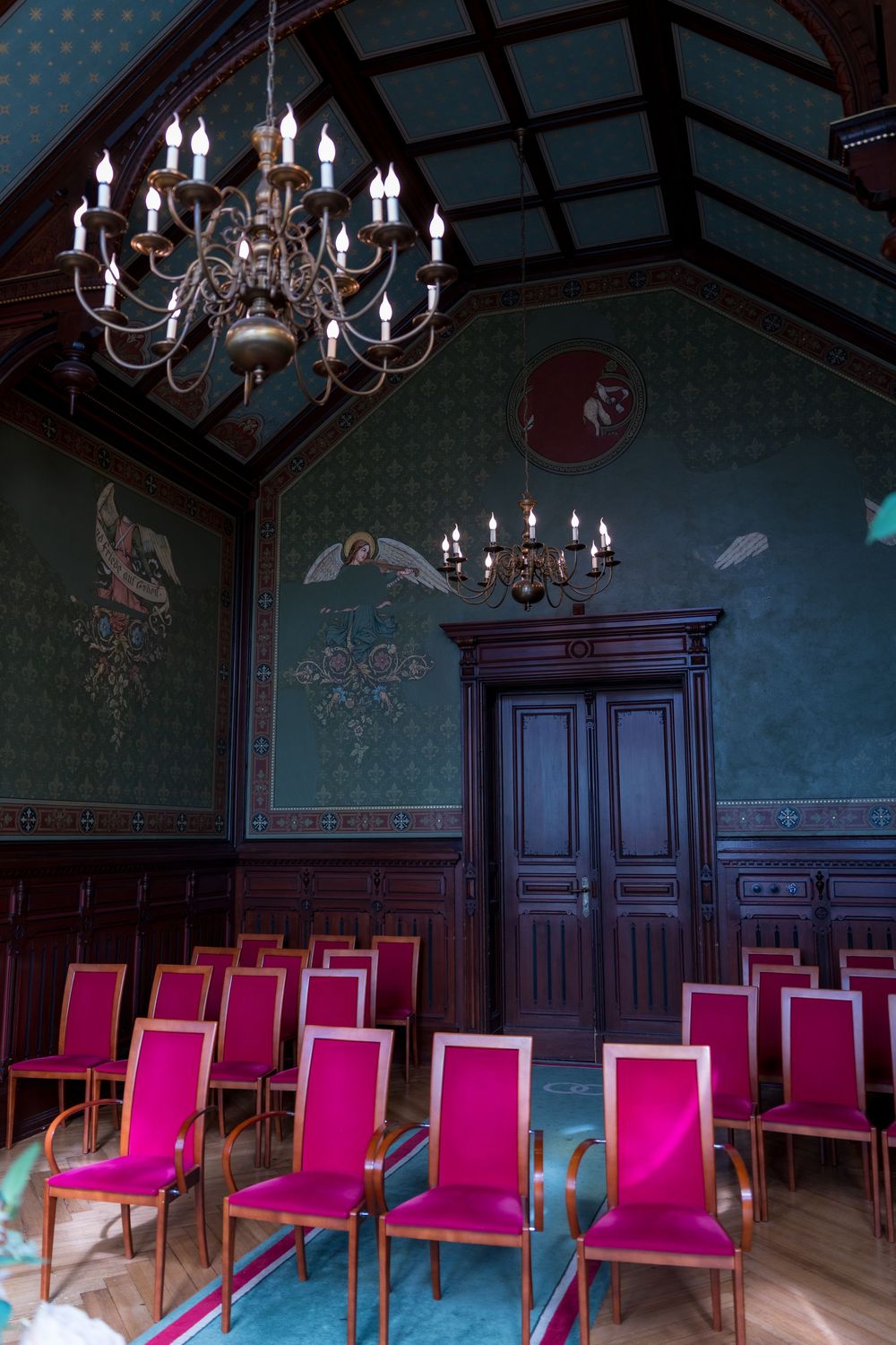 Standesamtliche Trauung im Standesamt Neukölln,  historischen Trauzimmer HOchzeitsfotograf Neukölln