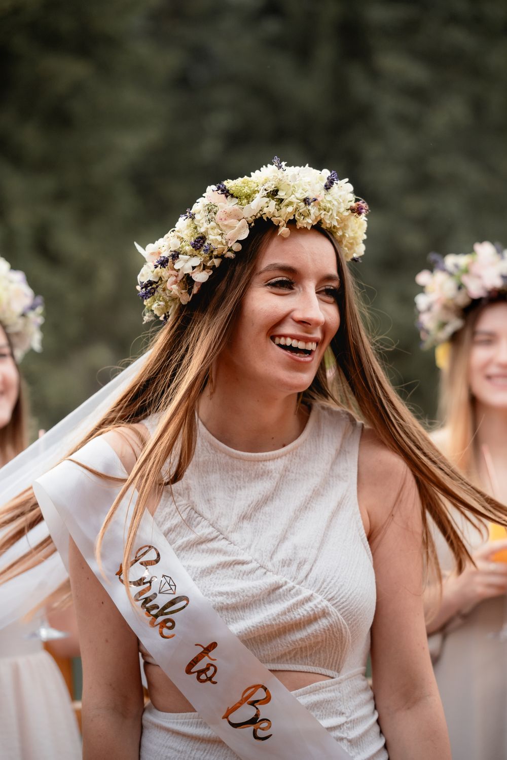 Wieczór panieński w Beskidach, Dobra, portret przyszłej panny młodej, boho styl sesji, profesjonalna fotografia pełna emocji.”